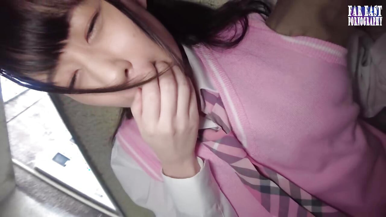 Delikatny Gulp Bliss z małą krzywą ciemnowłosą dokucza na Sweet Oral Date część 2