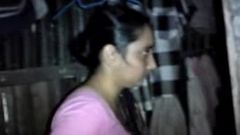 Bangla přítelkyně se líbá