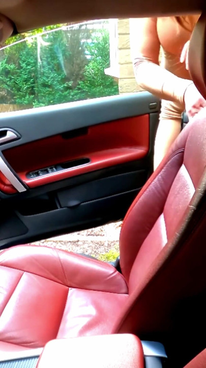 Crossdresser Kellycd2022 u autu