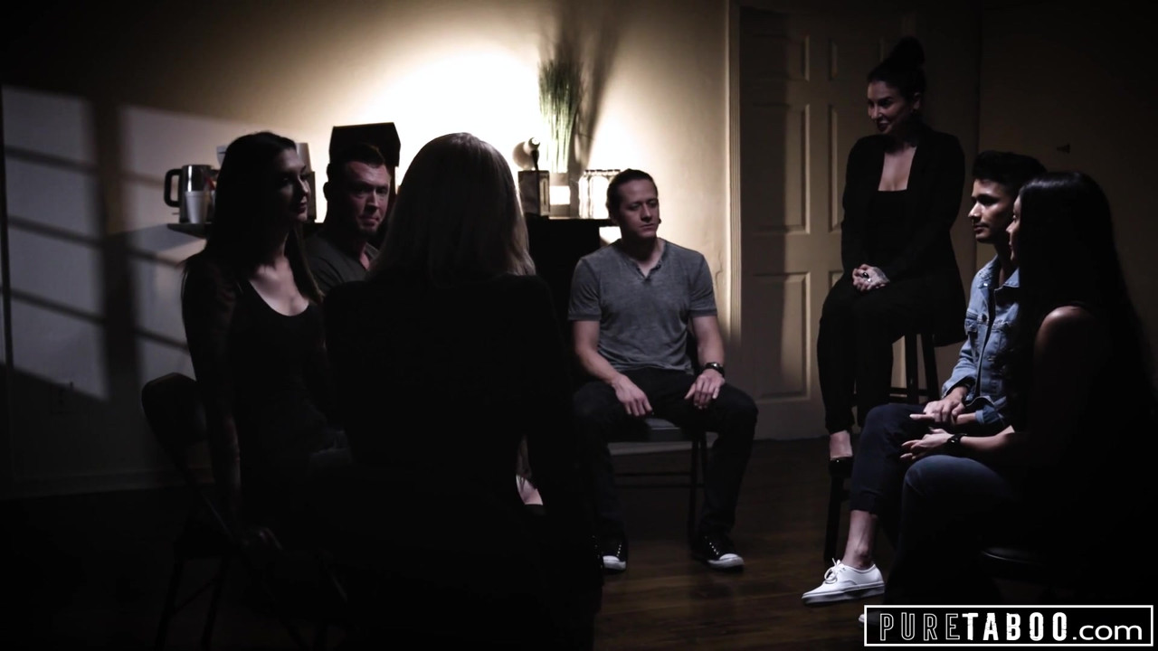 純粋なタブー、セクシートランスガールが悲しみの男をやる