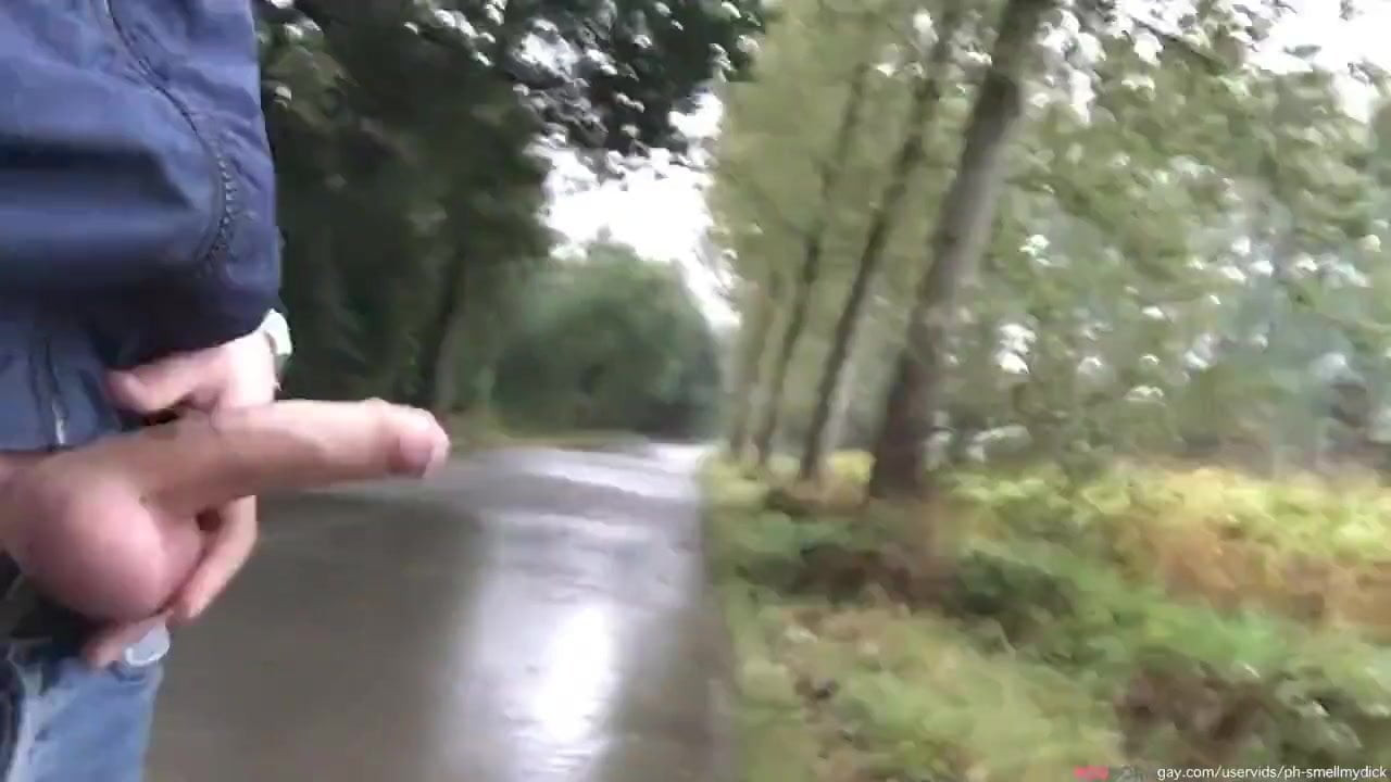 Дрочіння на відкритому повітрі