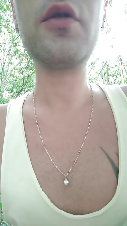 Honthon par mote viry ke saath khelen aur aadmi ke jaane ke baad niglen