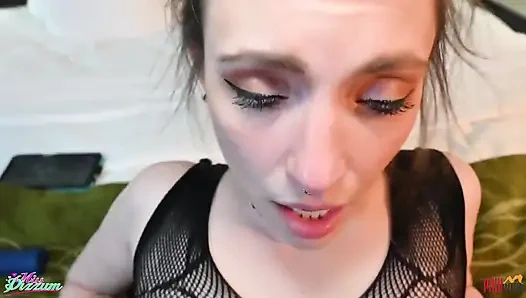 Dölleniyor ve kız arkadaşımı sikmeye devam et