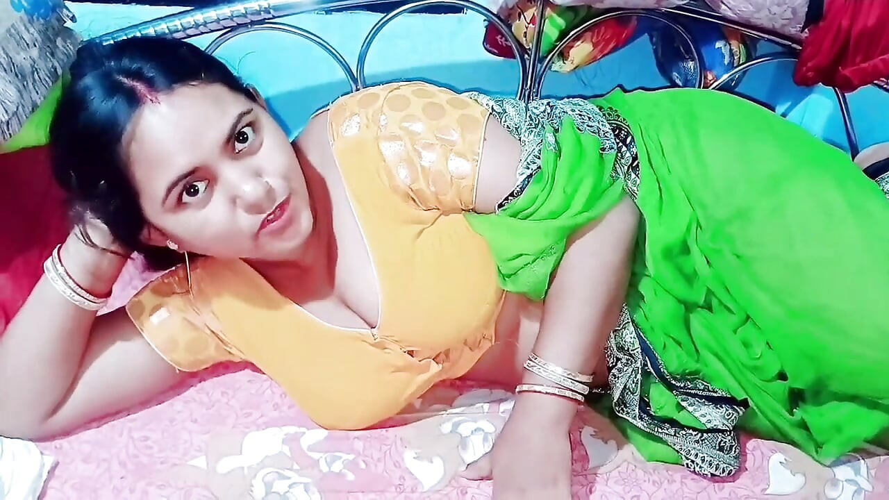 Jija ji ne apne choti sali ki virgin pussy milte hi uski pussy ros nikal diya,pussy ros piya jija ji ne guder ros yammy...