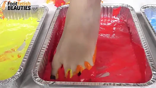Brunette Diva Coats Her Feet and Hands with Paint to Create an Award-winning Art