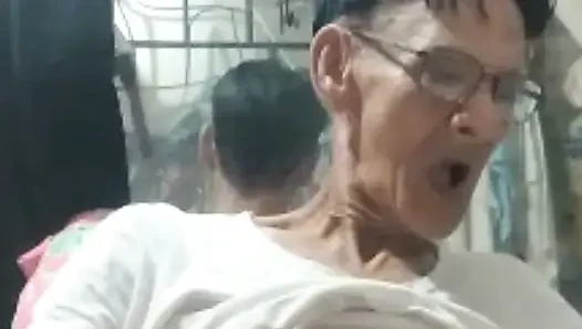 dia ingin orgasme dengan vagina yang sangat basah dan berair