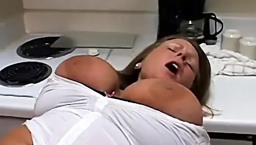 Allison и Norelle исследуют друг друга