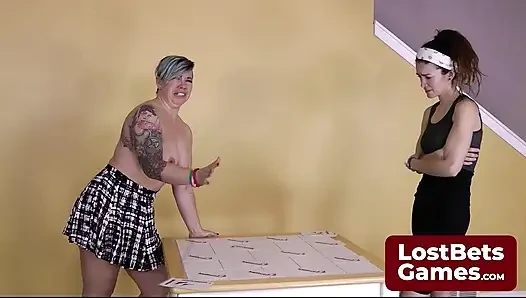 Eine einzigartige Wendung beim Spielen von Strip-Memory-Spielen