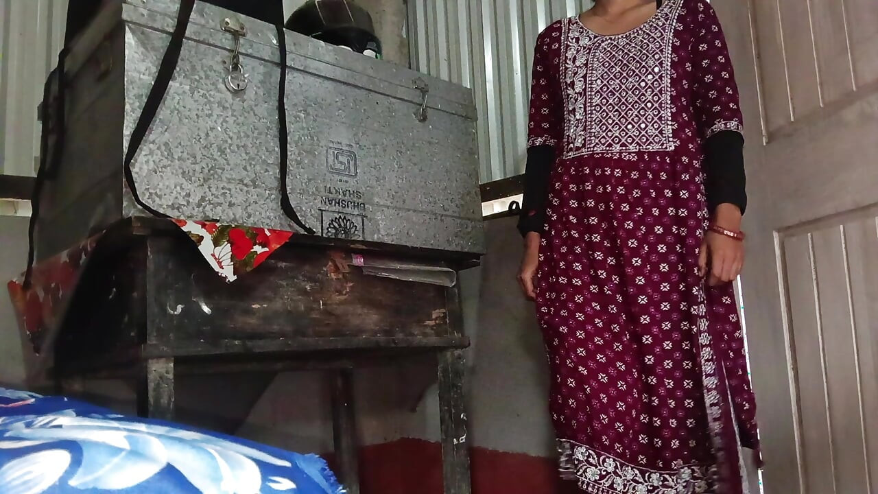 India tímida chica de pie follada duro (UHD 4k) por su casero. Follada dura con la esposa de mi arrendador antes de que los padres vengan a casa