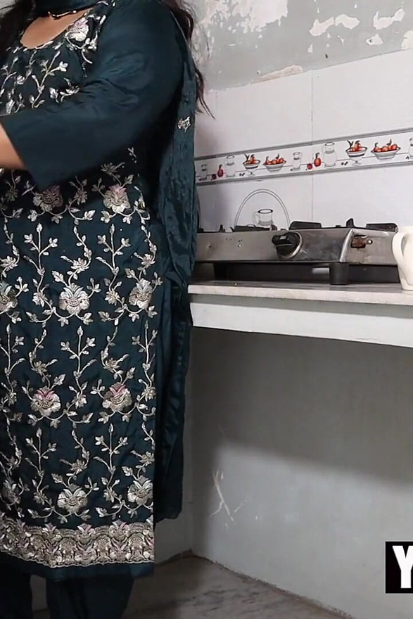 Desi Bhabhi Fucked in the Kitchen When She Make Tea for Her Devar
