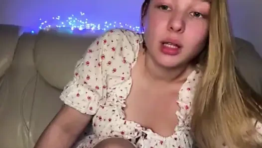 Jucielussie fucking anal with huge dildo so hard