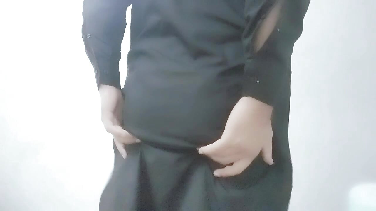 Desi Pakistani pathan thirsty big ass show naked