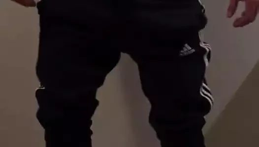 İsveç kaslı eşcinsel adam gösterileri kapalı onun dev çük