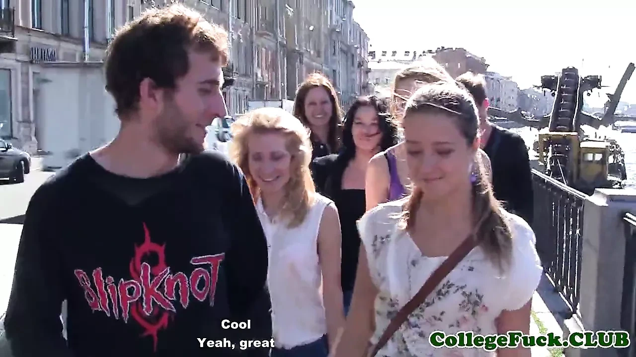 Cumloving 新生在粘稠的酒店狂欢中