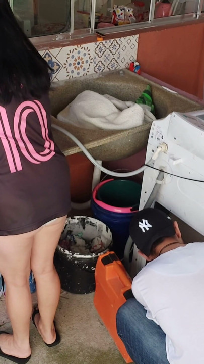 hotwife receives washing machine technician while the cuckold is at work | Clip 1
