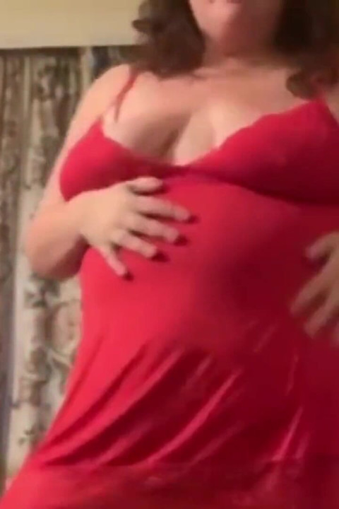 yuva angreji khoobsoorat vishaalkaay mahila striptiz nrity kar rahi hai