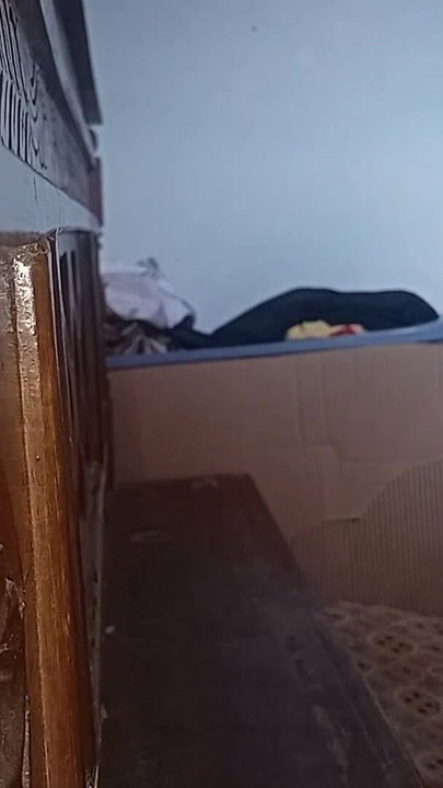 A mostohaunokatestvérem a sógornőm szobájában ült. | Klip 1