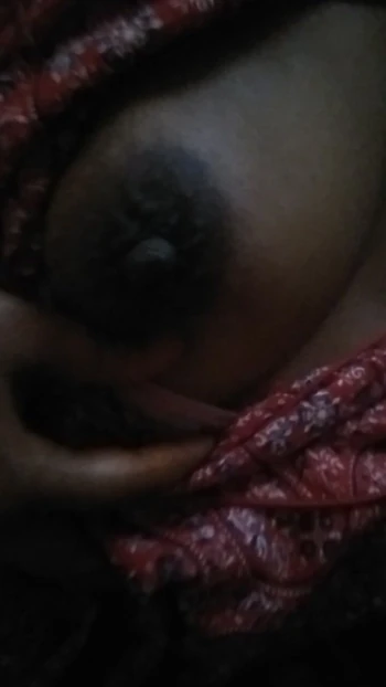 Desi aunty boobs