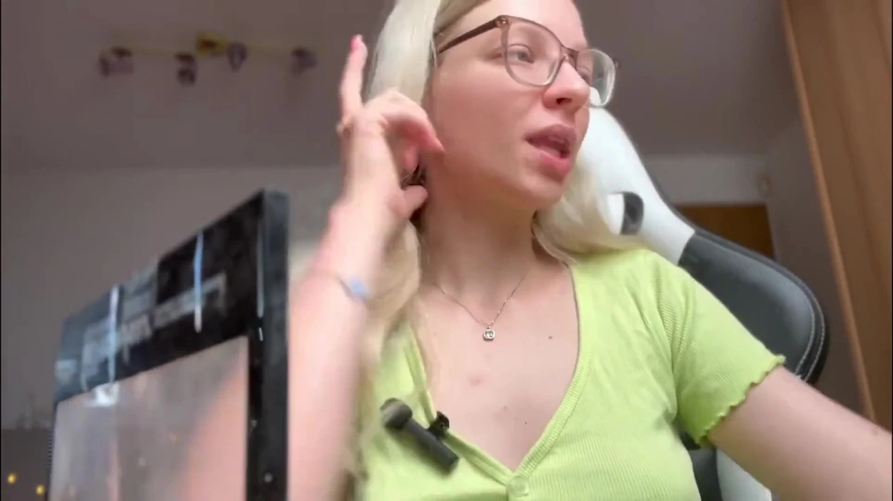 Seni bir kıza dönüştürüyor kadın kılıklı asmr rol oyunu
