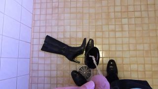 Piss in wifes high heeled leather boot