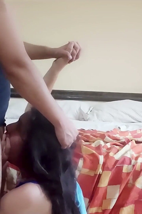 Anális creampie egy teljesen alázatos lánynak