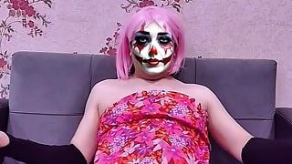 Sexy clown couture: lingerie quente e maquiagem fofa