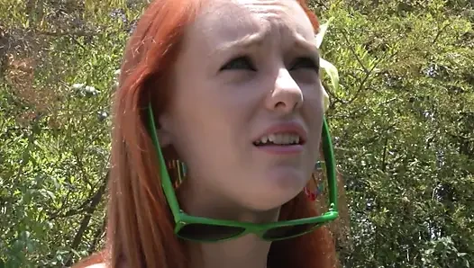 Dildo dolu olgun amcık her yere su sızdırıyor