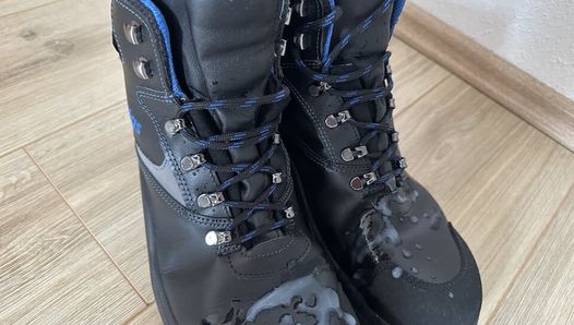 Cumshot on my new Atlas Safety Shoes