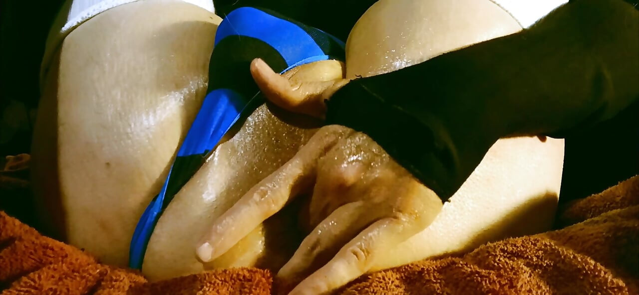 12 min öljyttyä peppuleikkiä Raven LeTrapin kanssa