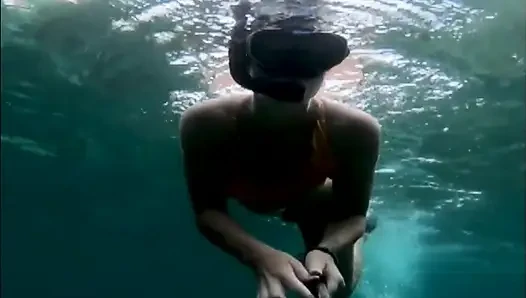Snorkel Slut: Tight Bikini, Dive Mask & Underwater Fin Tease