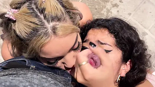 Я трахаю моего бойфренда и его сводную сестру Lilly