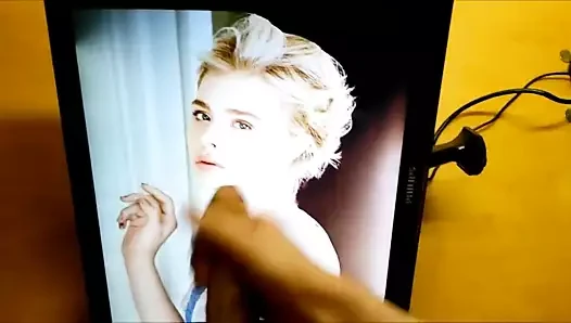 Chloe zarafet moretz ihtişamıyla nefes kesici