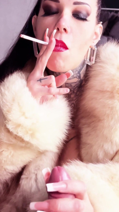 POV Blowjobs With Smoker | Clip 1