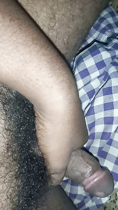 私はインド人デシ、キスする唇で黒人の大きなマ○コを犯している