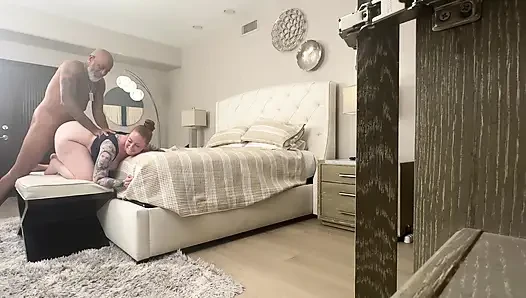 Kamera arkası Allison deliğini genişletiyor