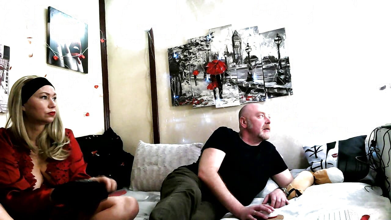 口交，狗交，成熟配偶的談話，雞巴插入貓咪特寫，只是一個美麗的成熟金髮長髮！