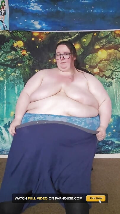 샤워 후 옷을 입는 SSBBW