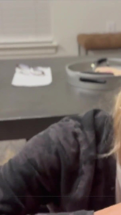 Probudi je za pušenje kurca | Isječak 1