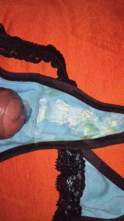 Cumming on a used panty