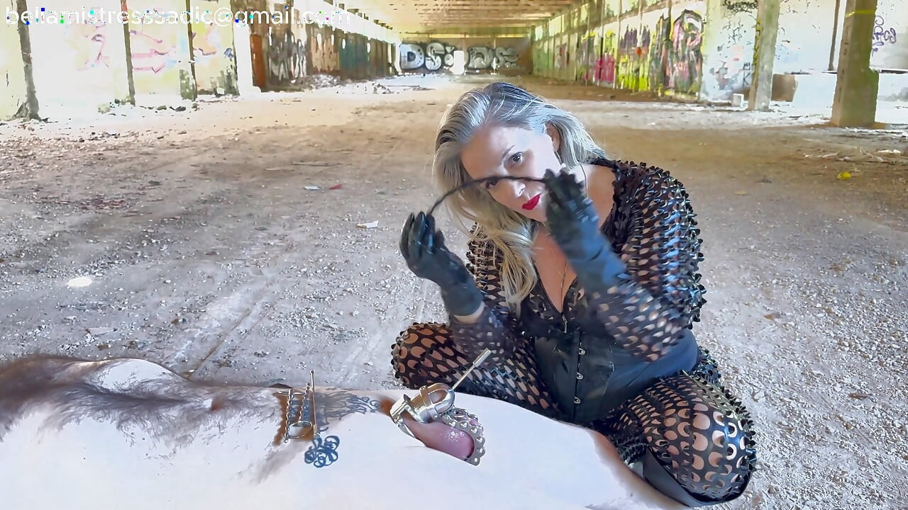 Empressbella Invades Urethra Slave in Chastity