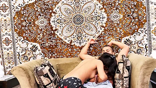 Hintli desi marrige mallu yenge kocasıyla sert seks yapıyor Hintçe video