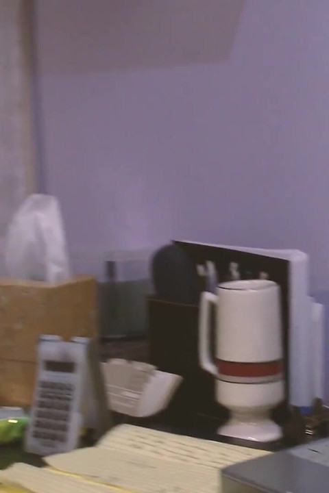 A dona de casa mais gostosa 2_brunette cena com uma bunda grande adora receber uma foda dura e gozada no topo