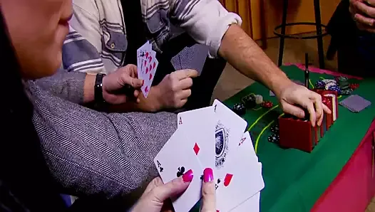 Une partie de poker entre amis et celui qui gagne baise ma copine