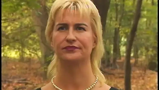 Reife blondine abgeschleppt, masturbiert und lutscht schwanz