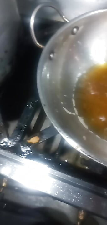 Lavaplatos chupando la polla del chef
