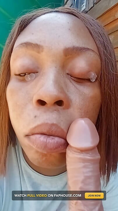 Gezichtfetisj, lippenwoest, extreem close-up aftellen tot klaarkomen.
