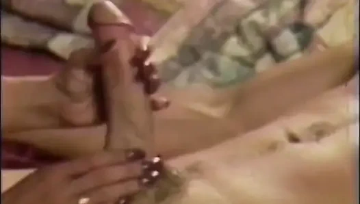 Büyük piercingli memeler sikişiyor