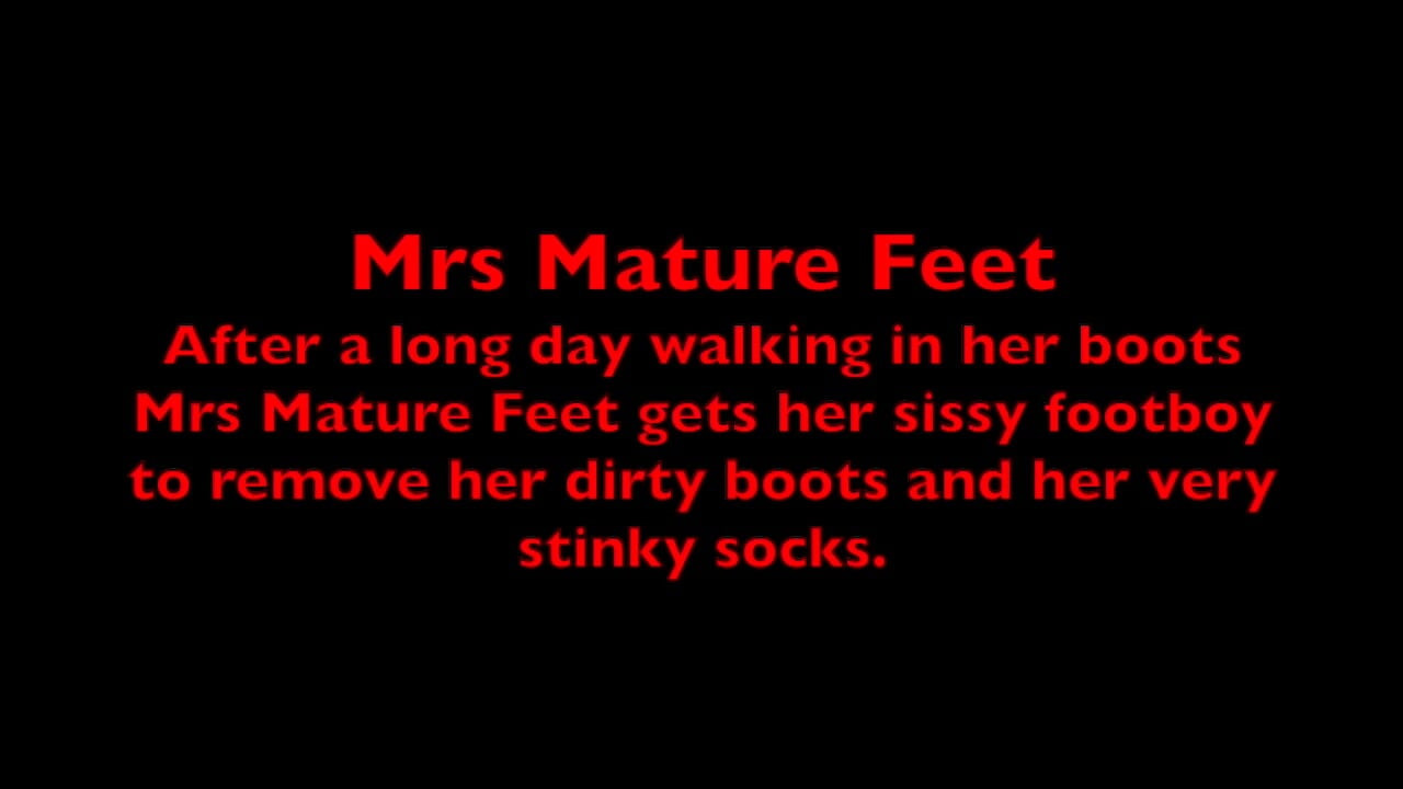Mrs Mature Feet gets her Footboy to remover her Old Boots and stinky socks 412