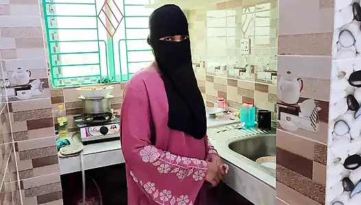Tolong pak ngentot memek sempitku sekali lagi pembantu hijabi desi chudai xxx