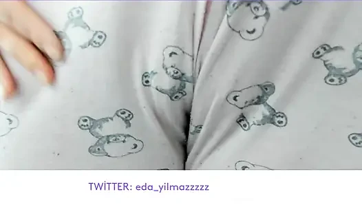 MASTURBATE WITH PAJAMAS- RUBBING PUSSY WITH PAJAMAS- CAMELTOE